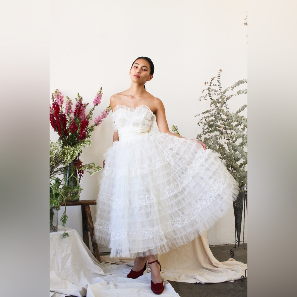 Elegant White Lace Wedding Dress